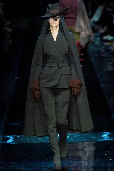 Look 4